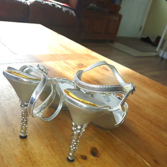 Open Toe Sandal Heels - Picture 4 of 6